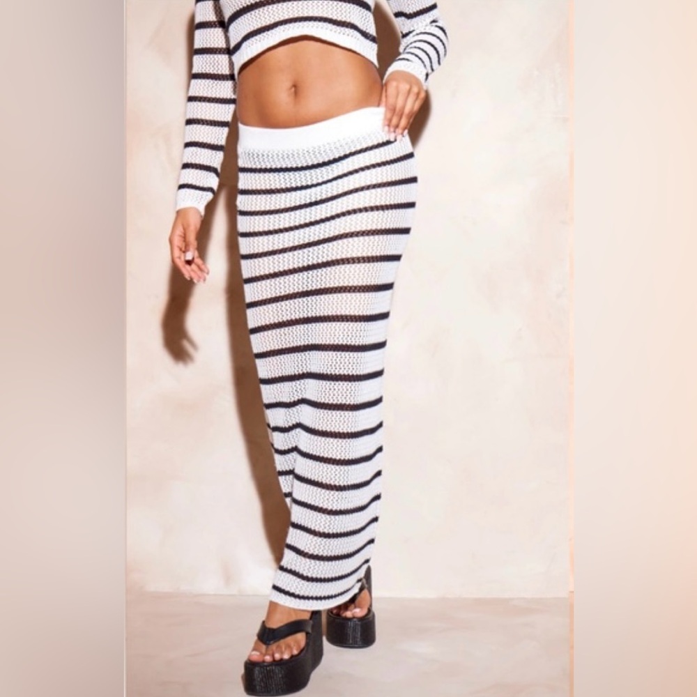 PrettyLittleThing Monochrome Striped Knit Skirt